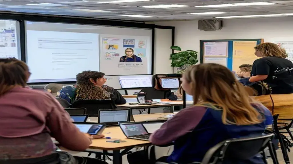teacher training and curriculum: practical models and micro‑credentials